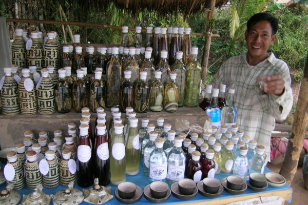 A lao-lao salesman offering a free sample.